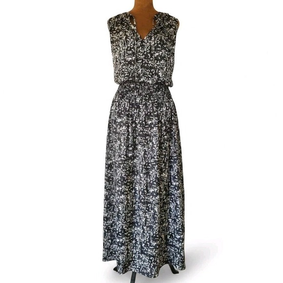Prologue Dresses & Skirts - NWT Prologue Maxi Dress Size M Stretch Waist Sleeveless Lightweight Satin